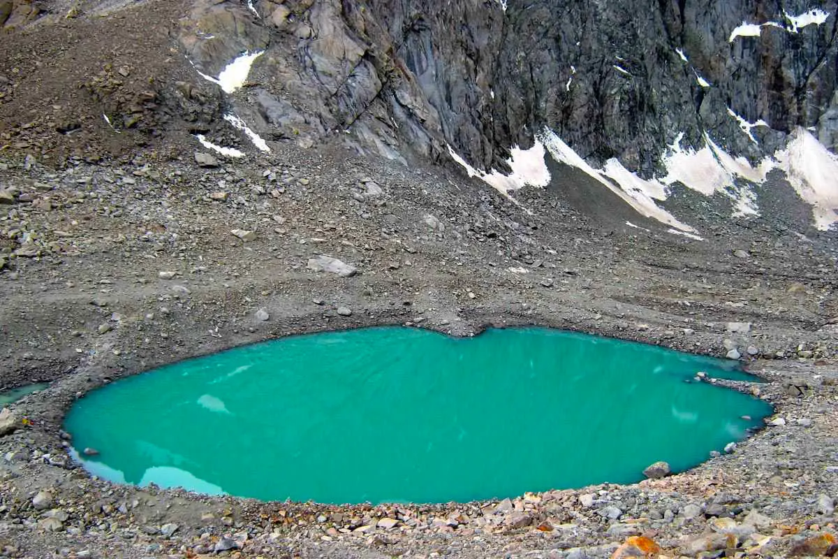 gauri kund near dolma la pass